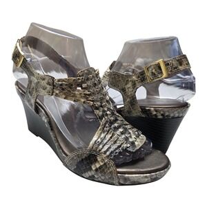 Clarks Womens 6M Snake Print Wedge Sandals T Strap Buckle Ankle Strap